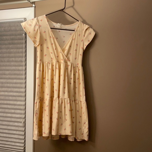 Jessica Simpson flutter sleeve baby doll dress